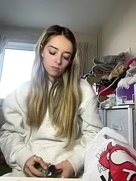 Angelloverxo online show from December 22, 2025, 3:12 pm