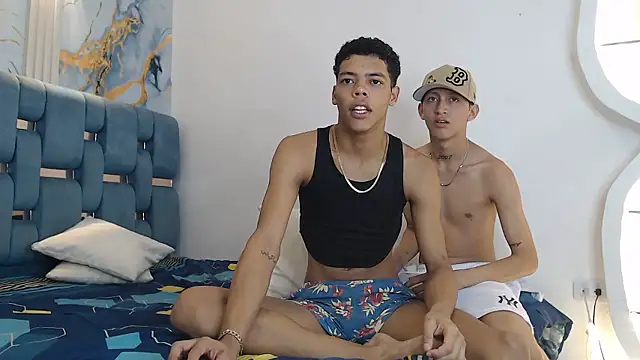 PRETTY FEM online show from January 12, 2026, 6:47 pm