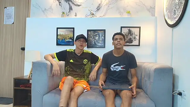 PRETTY FEM online show from December 20, 2025, 2:25 am