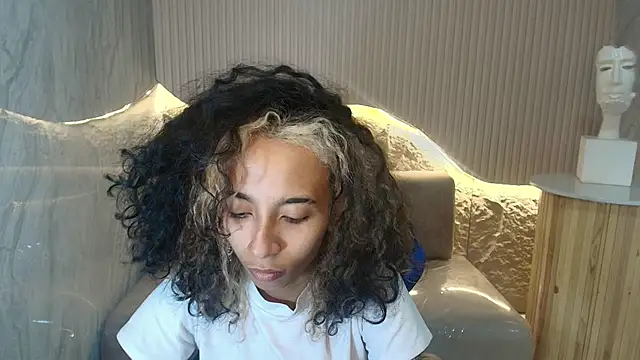 Agnis ink r online show from October 28, 2025, 12:48 pm