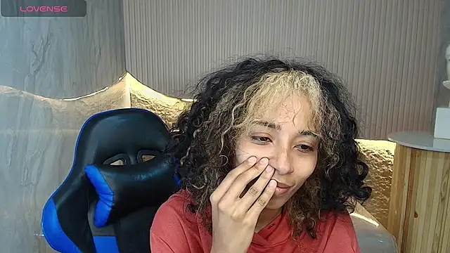 Agnis ink r online show from November 8, 2025, 1:25 pm