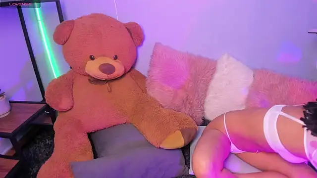 Snapshot of celeste_contreras chatting on October 17, 2025, 5:59 pm celeste contreras online show from October 17, 2025, 5:59 pm