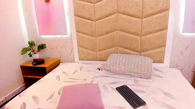 JanexHope online show from November 2, 2025, 10:04 pm