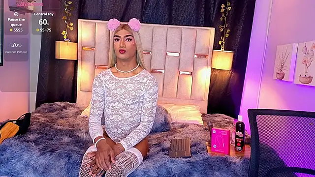 melody-rouss online show from October 12, 2025, 5:09 am