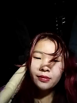 Snapshot of lylylove chatting on November 10, 2025, 12:59 am lylylove online show from November 10, 2025, 12:59 am