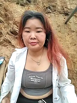 lylylove online show from March 27, 2026, 12:41 am