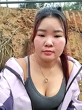 lylylove online show from February 24, 2026, 12:55 am