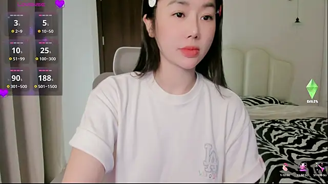 strawberry-ni online show from November 6, 2025, 3:05 pm