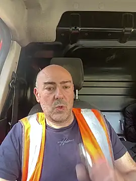 Richmcgee online show from April 7, 2026, 1:57 pm