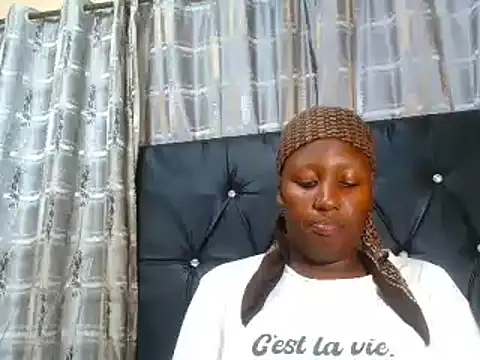 MelaninBunii online show from September 18, 2025, 6:44 pm