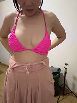 Snapshot of xiiuuff18 chatting on November 7, 2025, 1:15 pm xiiuuff18 online show from November 7, 2025, 1:15 pm