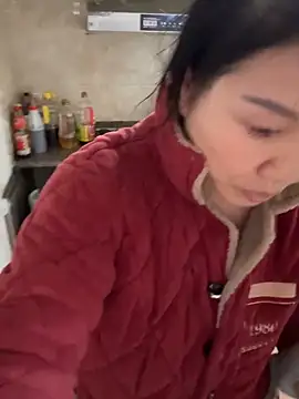 xiiuuff18 online show from February 15, 2026, 12:22 am