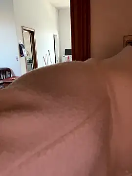 Snapshot of xiiuuff18 chatting on November 15, 2025, 12:25 am xiiuuff18 online show from November 15, 2025, 12:25 am