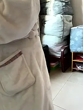 xiiuuff18 online show from January 9, 2026, 12:17 am