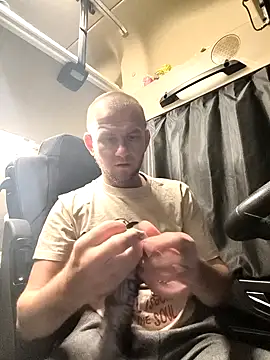 RoadDaddyXL online show from September 18, 2025, 10:02 pm