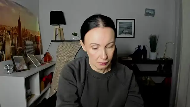 Velvet Jasmine online show from February 17, 2026, 6:22 am