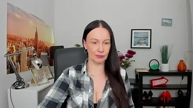 Velvet Jasmine online show from October 7, 2025, 5:41 am