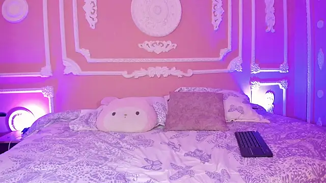 aitana johns online show from October 14, 2025, 12:17 pm