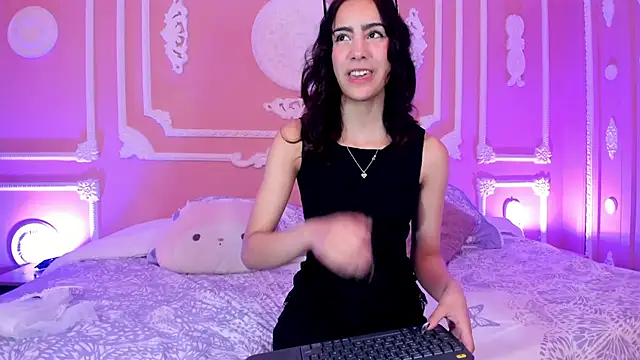 aitana johns online show from October 30, 2025, 12:14 pm