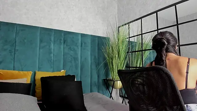 LunaEmber  online show from September 15, 2025, 7:36 pm