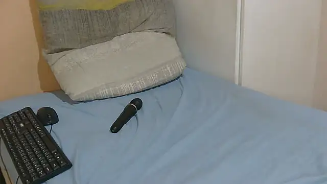 Snapshot of maskedjezebelbaddie chatting on October 19, 2025, 9:50 pm maskedjezebelbaddie online show from October 19, 2025, 9:50 pm