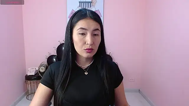 Isabella Mendez  online show from October 6, 2025, 1:23 pm