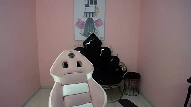 Snapshot of Isabella_Mendez_ chatting on October 31, 2025, 11:29 am Isabella Mendez online show from October 31, 2025, 11:29 am