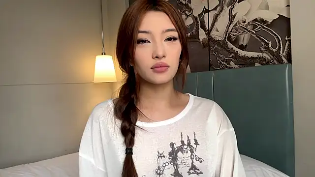 Snapshot of LaurelLeier chatting on December 20, 2025, 6:49 am LaurelLeier online show from December 20, 2025, 6:49 am