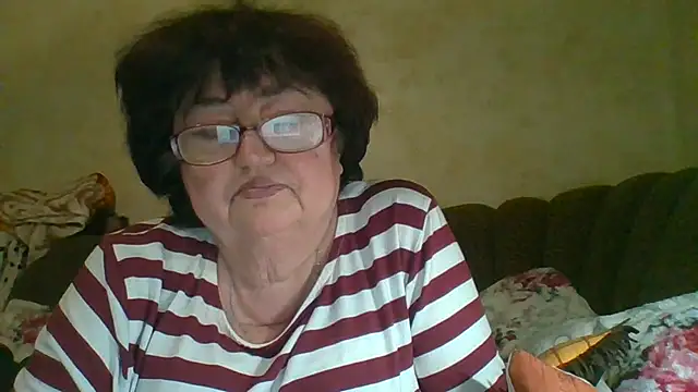 MilaSky5303 online show from October 26, 2025, 10:32 pm