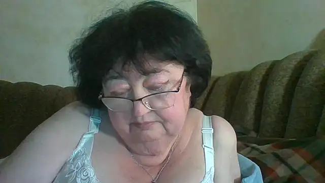 Snapshot of MilaSky5303 chatting on February 15, 2026, 12:33 am MilaSky5303 online show from February 15, 2026, 12:33 am