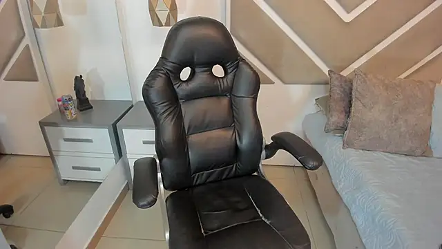 MelodyHanns online show from March 24, 2026, 2:55 am