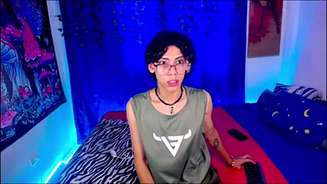 Snapshot of Thedoll_ethan7 chatting on February 2, 2026, 9:47 pm Thedoll ethan7 online show from February 2, 2026, 9:47 pm