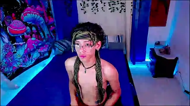 Snapshot of Thedoll_ethan7 chatting on March 19, 2026, 1:05 am Thedoll ethan7 online show from March 19, 2026, 1:05 am