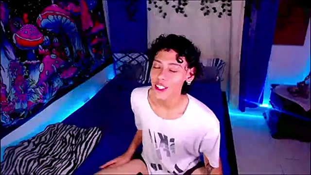 Snapshot of Thedoll_ethan7 chatting on March 6, 2026, 3:23 am Thedoll ethan7 online show from March 6, 2026, 3:23 am