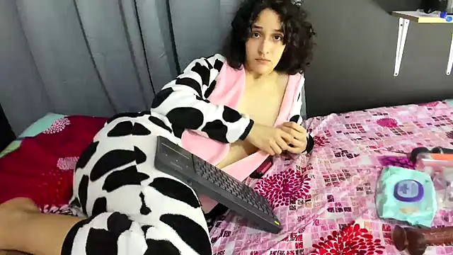 TeensNews18 online show from December 13, 2025, 8:04 pm