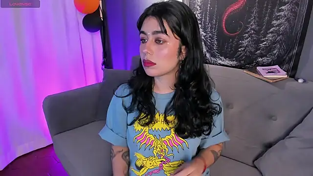 flower smith  online show from October 30, 2025, 11:41 am