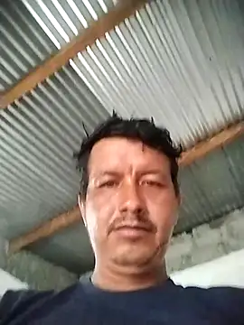 colombiano198720 online show from November 6, 2025, 1:04 pm