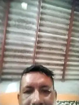 colombiano198720 online show from November 15, 2025, 2:54 pm