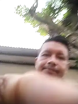 colombiano198720 online show from November 18, 2025, 11:24 am