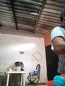 colombiano198720 online show from October 19, 2025, 12:08 pm