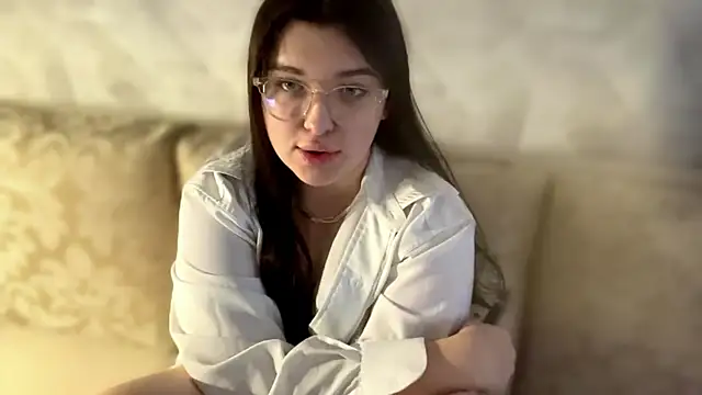 CarylWeatherholtz online show from October 9, 2025, 1:44 pm