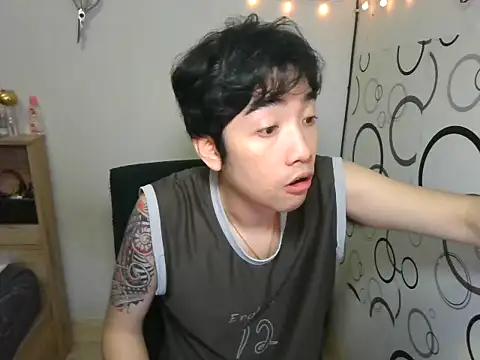 Snapshot of moaman190 chatting on October 26, 2025, 5:57 pm moaman190 online show from October 26, 2025, 5:57 pm