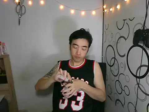 Snapshot of moaman190 chatting on October 19, 2025, 4:10 pm moaman190 online show from October 19, 2025, 4:10 pm