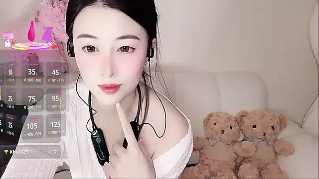 LuLu-Moon online show from October 3, 2025, 1:34 pm