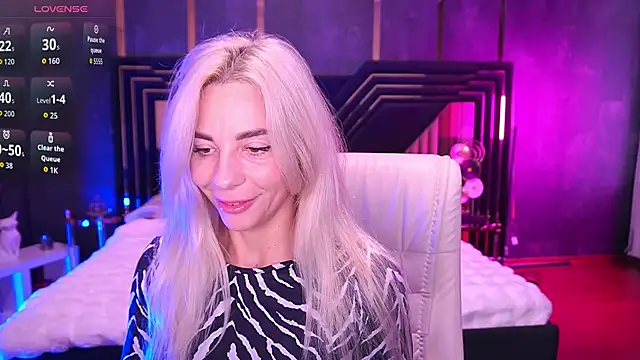 BellaRayyy online show from November 28, 2025, 7:30 am