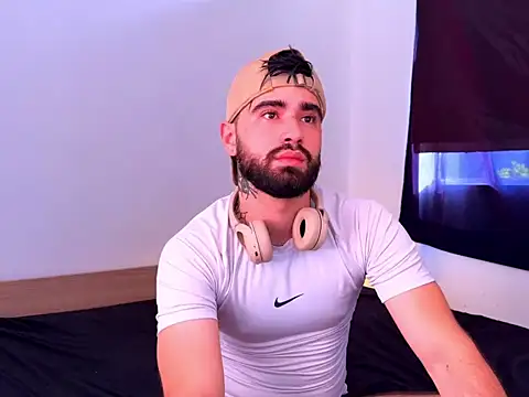 zack sullivan22 online show from October 11, 2025, 9:38 pm