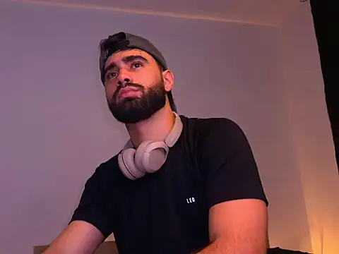 zack sullivan22 online show from October 9, 2025, 4:13 am