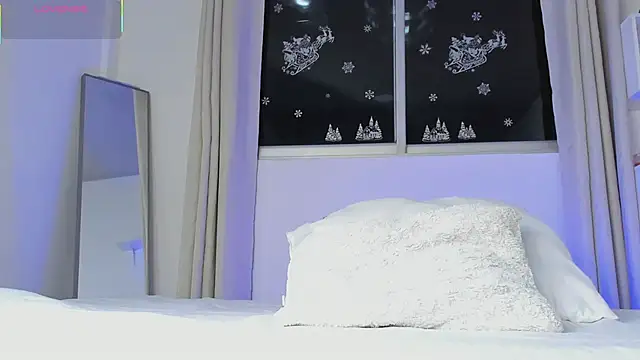 Selenafox 0 online show from November 14, 2025, 2:04 am