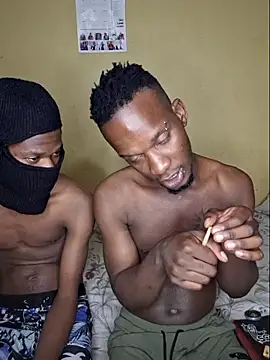 Snapshot of RAWFREAKYVERSE chatting on February 18, 2026, 7:43 pm RAWFREAKYVERSE online show from February 18, 2026, 7:43 pm