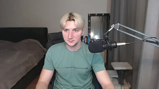Snapshot of Elvin_Vaenight chatting on September 10, 2025, 9:36 pm Elvin Vaenight online show from September 10, 2025, 9:36 pm